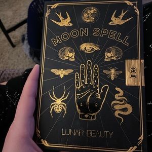 Lunar Beauty Moon Spell Palette